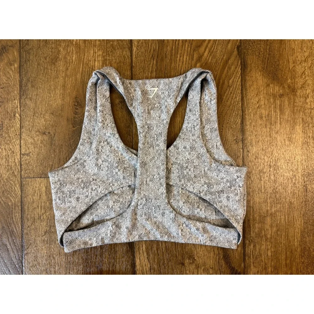 GymShark‎ Womens Sports Bra Medium Dry Management Gray Discontinued Ladies Top